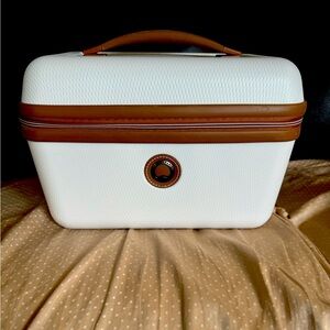DELSEY PARIS  Women’s Chatelet 2.0 Makeup and Cosmetic Beauty Travel Case